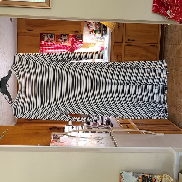 New Directions Ladies Dress - Picture 2 of 4